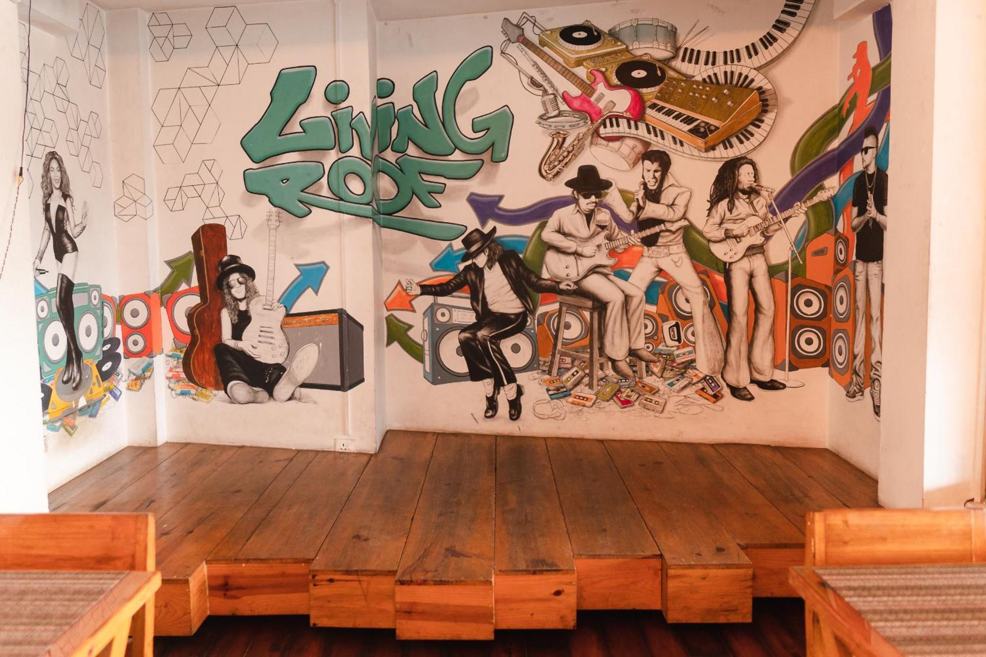 西隆 The Living Roof酒店 外观 照片