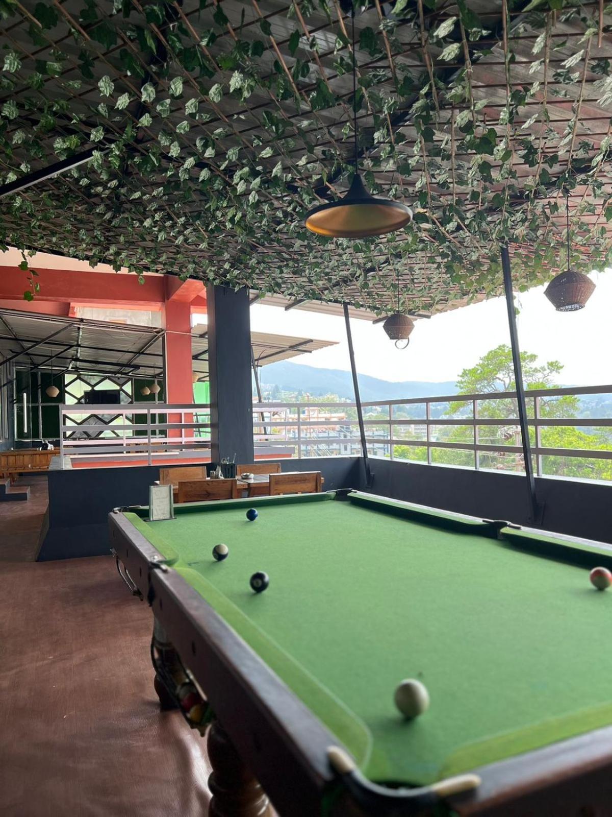 西隆 The Living Roof酒店 外观 照片
